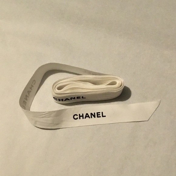 CHANEL - Picture 2 of 4